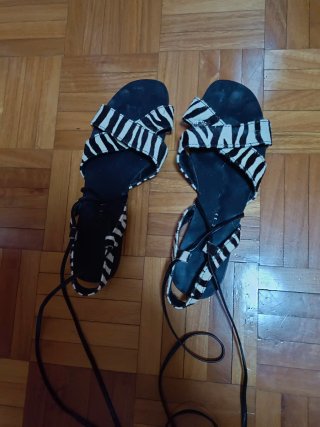 Sandalias Zara Animal Print Talla 37