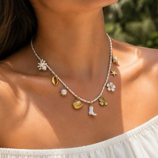 Collar bañado en oro 18k con dijes