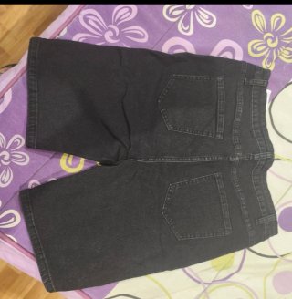 Pantalón Vaquero Corto Negro Roto talla 16