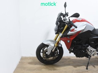 BMW F 900 R (2 MALETAS)