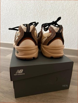 New Balance MR530 Talla 38.5 Marrón/Beige