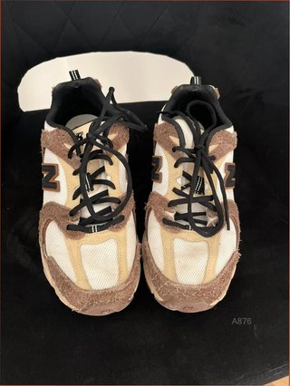 New Balance MR530 Talla 45 Marrón/Beige