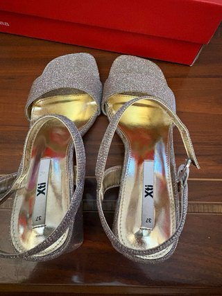 Sandalias Xti Tacon Talla 37 Doradas/Plateadas