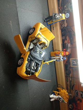 Corvette C5 Cabrio Amarillo 1/18 Burago