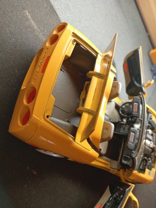 Corvette C5 Cabrio Amarillo 1/18 Burago