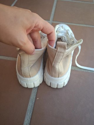 Botines plataforma beige y blancos