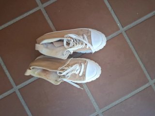 Botines plataforma beige y blancos