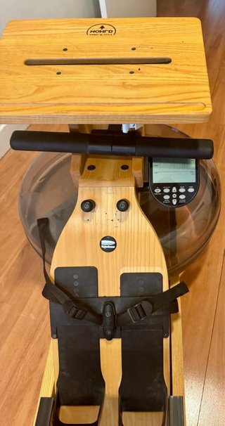 Máquina de remo de agua de madera