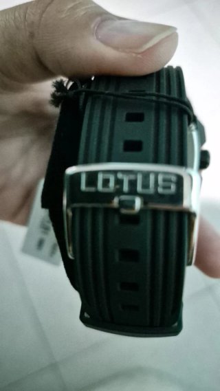 Reloj Lotus Negro