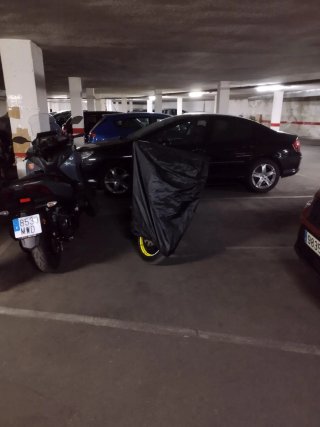 Plaza de garaje para moto