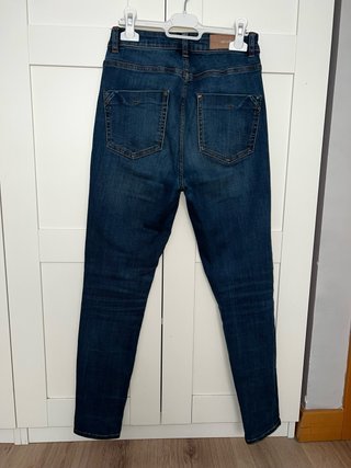 Pantalón vaquero Zara