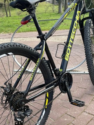 Bicicleta MTB Bottecchia Negra y Amarilla