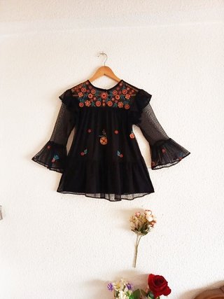 Blusa Zara Flores Bordadas Talla S