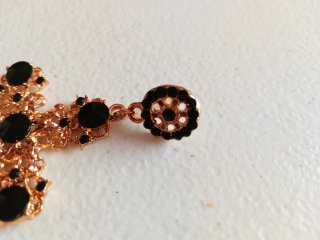 Pendientes Cruz Góticos Negros y Dorados