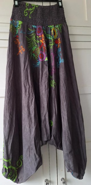 Pantalón tipo kgao y/o blusa holgada Small/Medium