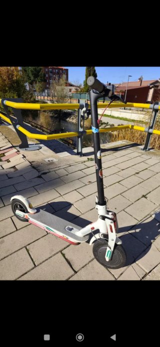 Patinete Eléctrico Blanco Xiaomi M365 Modificado