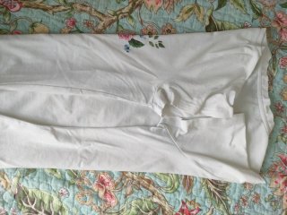 Camiseta Liu Jo blanca con flores y pedrería