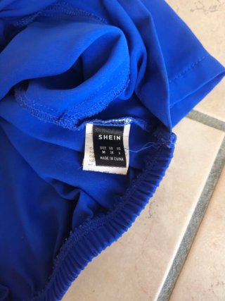 Top corto SHEIN blu elettrico nodo