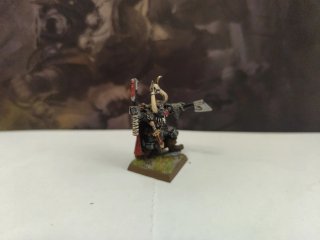 Miniatura Campeón del Caos Warhammer the old world
