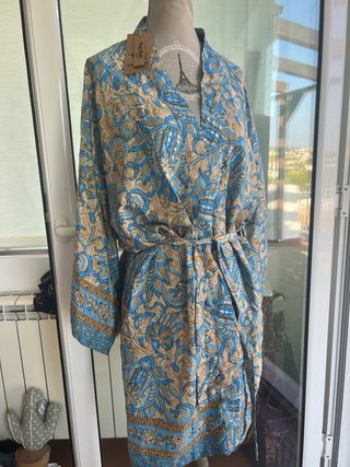 Kimono satinado estampado talla única