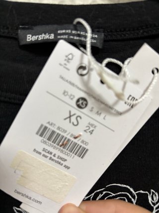 Camiseta Bershka negra manga larga