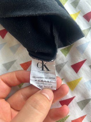 Camiseta Calvin Klein Jeans Negra (Falsa)
