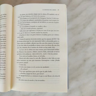 La soledad de la reina Sofía : una vida