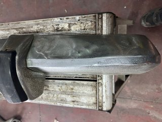 Paragolpes SEAT 1500 delantero