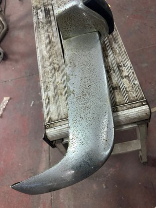 Paragolpes SEAT 1500 delantero