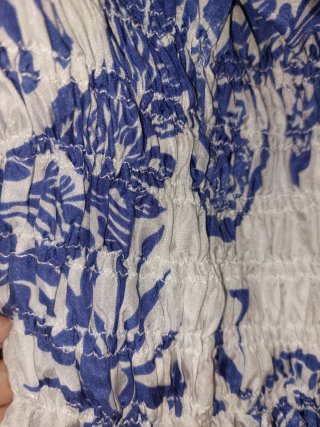 Blusa Zara Seda Estampada Azul y Blanca