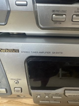 Equipo Technics y altavoces Kenwood