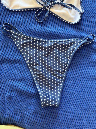 Bikini lunares azul y blanco