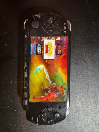 PSP 3004 Negra con Pokémon Esmeralda