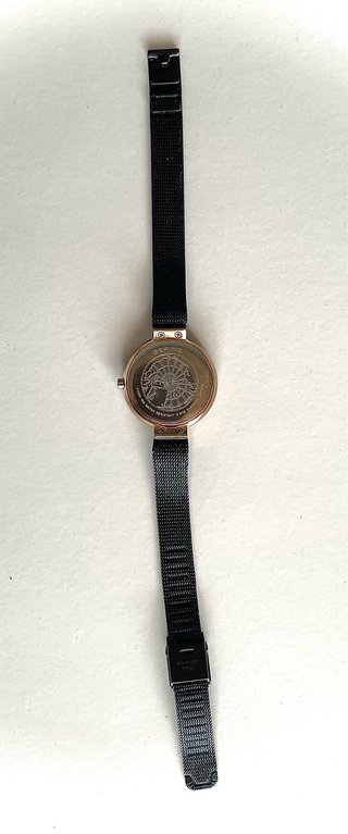 Reloj Bering Cerámica Negro y Dorado Mujer