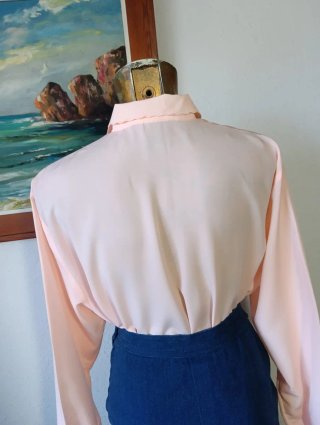 Camisa vintage rosa con bordados