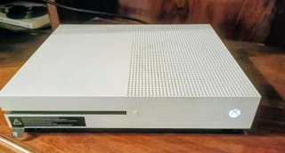 Xbox One S Roja y Blanca