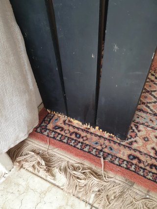 Banco de madera negro recibidor/baño