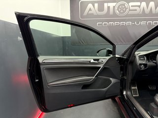 Volkswagen Golf GTI Performance 2.0 TSI 230CV BMT