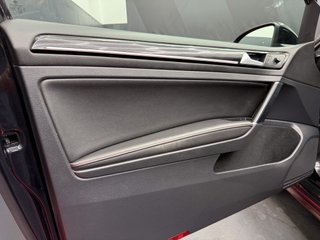 Volkswagen Golf GTI Performance 2.0 TSI 230CV BMT