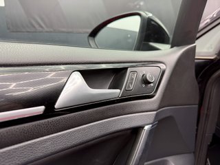 Volkswagen Golf GTI Performance 2.0 TSI 230CV BMT