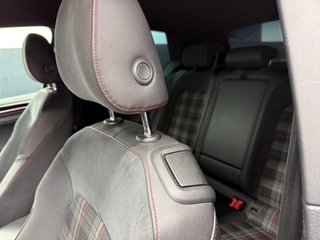 Volkswagen Golf GTI Performance 2.0 TSI 230CV BMT