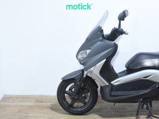 YAMAHA XMAX 125