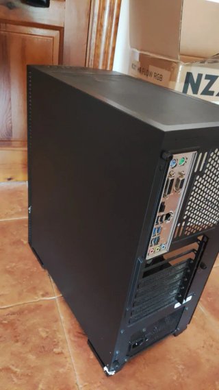 Caja PC Torre Negra
