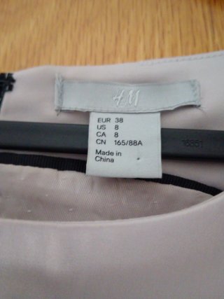 Vestido beige y negro