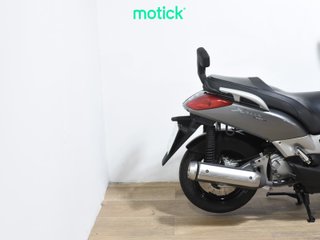 YAMAHA XMAX 250