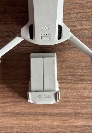 Dron DJI Mini 3 Pro con Mando DJI RC