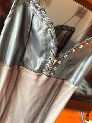 Vestido largo negro con cordones