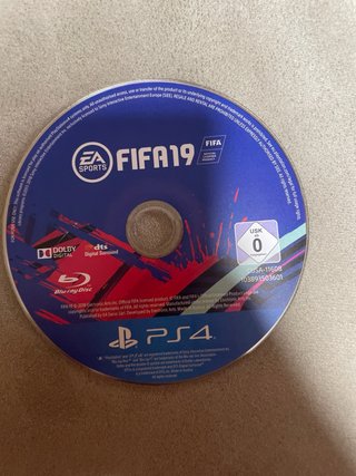 Pacchetto Red Dead Redemption 2 + FIFA 19 PS4
