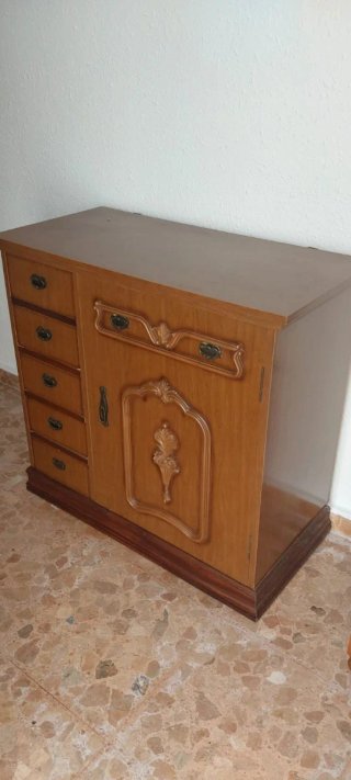 Mueble de madera para máquina de coser(No incluye)
