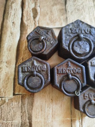 Pesas de hierro antiguas